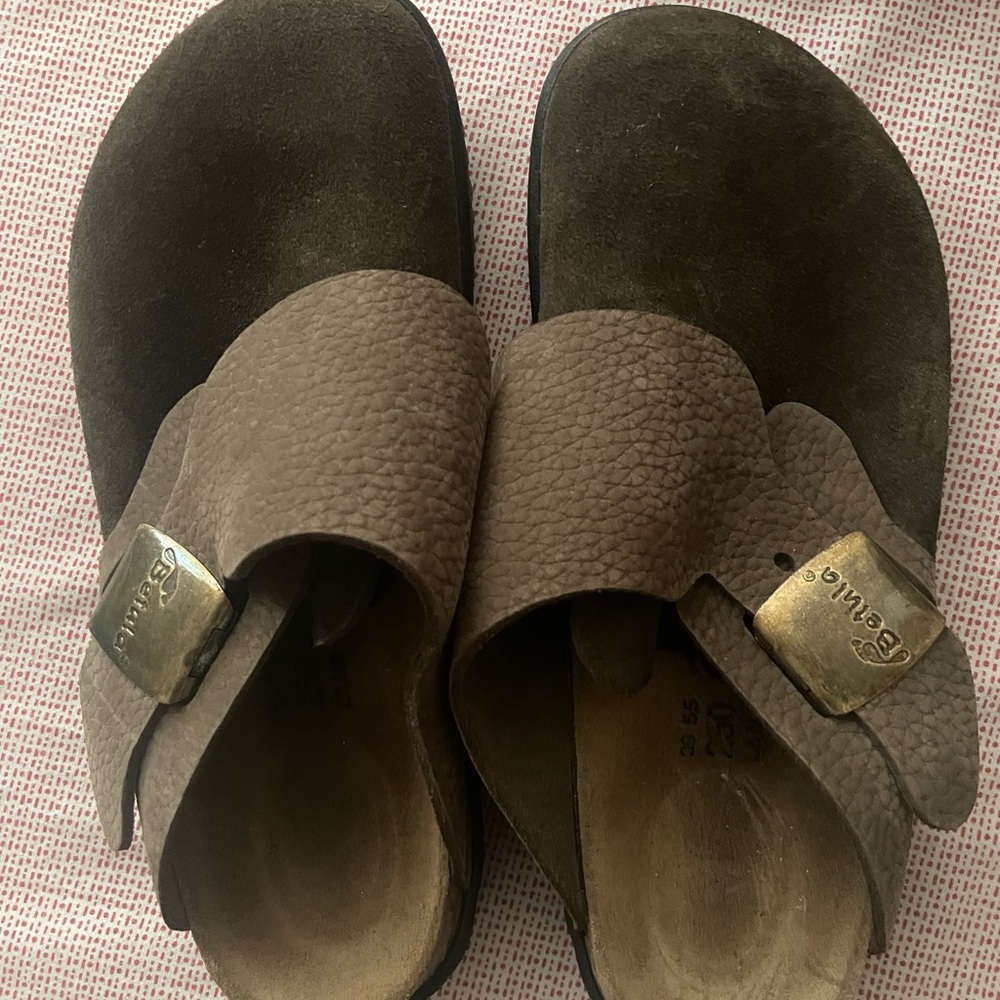 Woman clogs